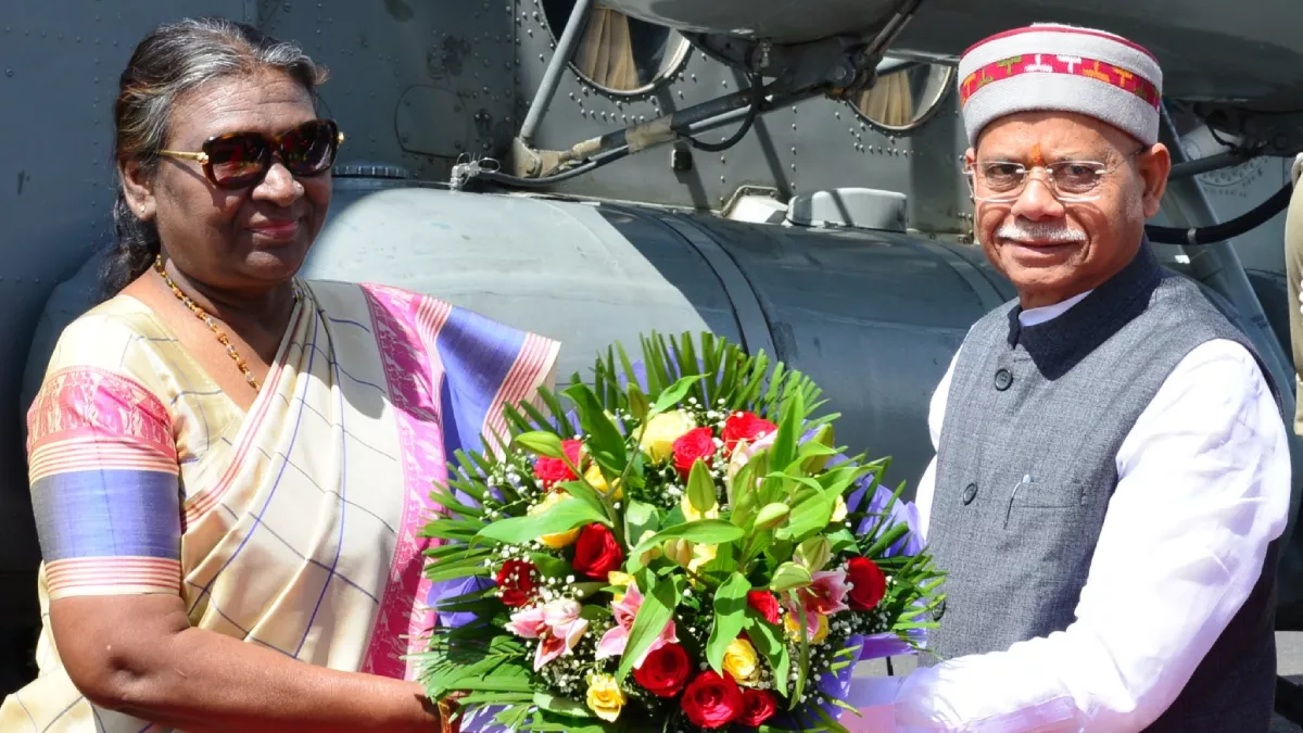 President Droupadi Murmu arriving in Himachal Pradesh for her official visit in May 2025, with scenic views of Shimla's Rashtrapati Niwas.